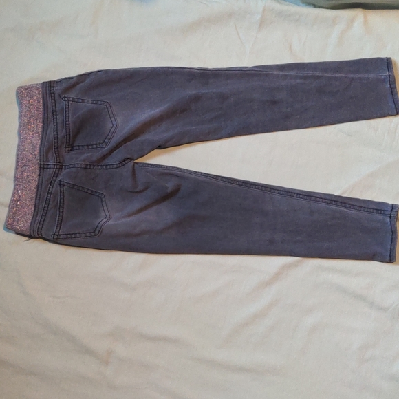 Size 7 gray jeggings with sparkly waistband - Picture 2 of 3